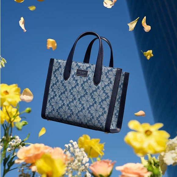 ♠️kate spade Manhattan Spade Flower Jacquard Denim Small Tote, Blue NWT - Picture 3 of 11